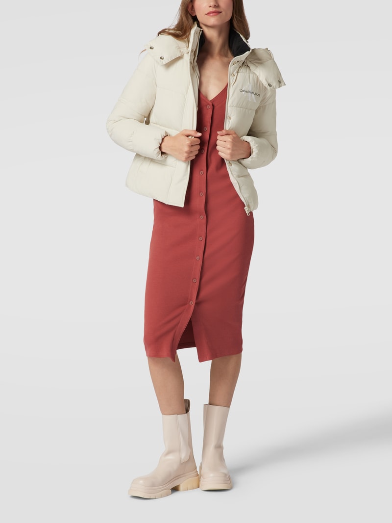 Steppjacke mit abnehmbarer Kapuze in offwhite