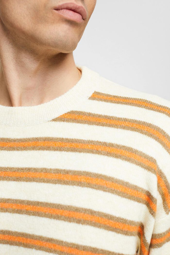 Strickpullover mit Streifen
