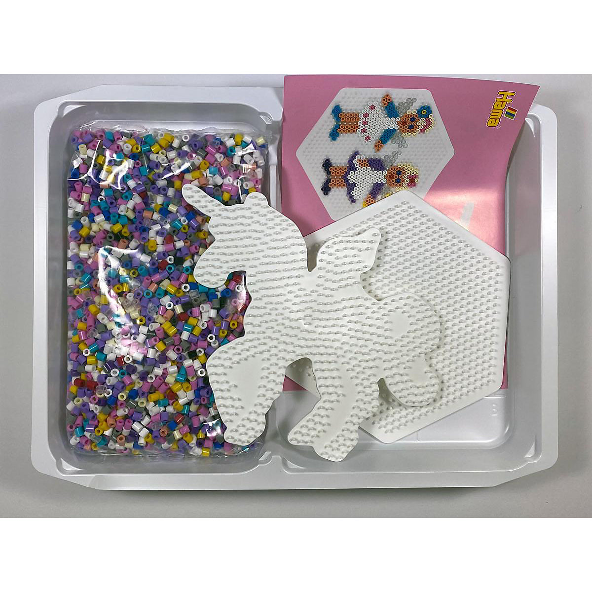 HAMA 3138 Geschenkset Zauberhafte Pferde, 4.000 midi-Perlen & Zubehör