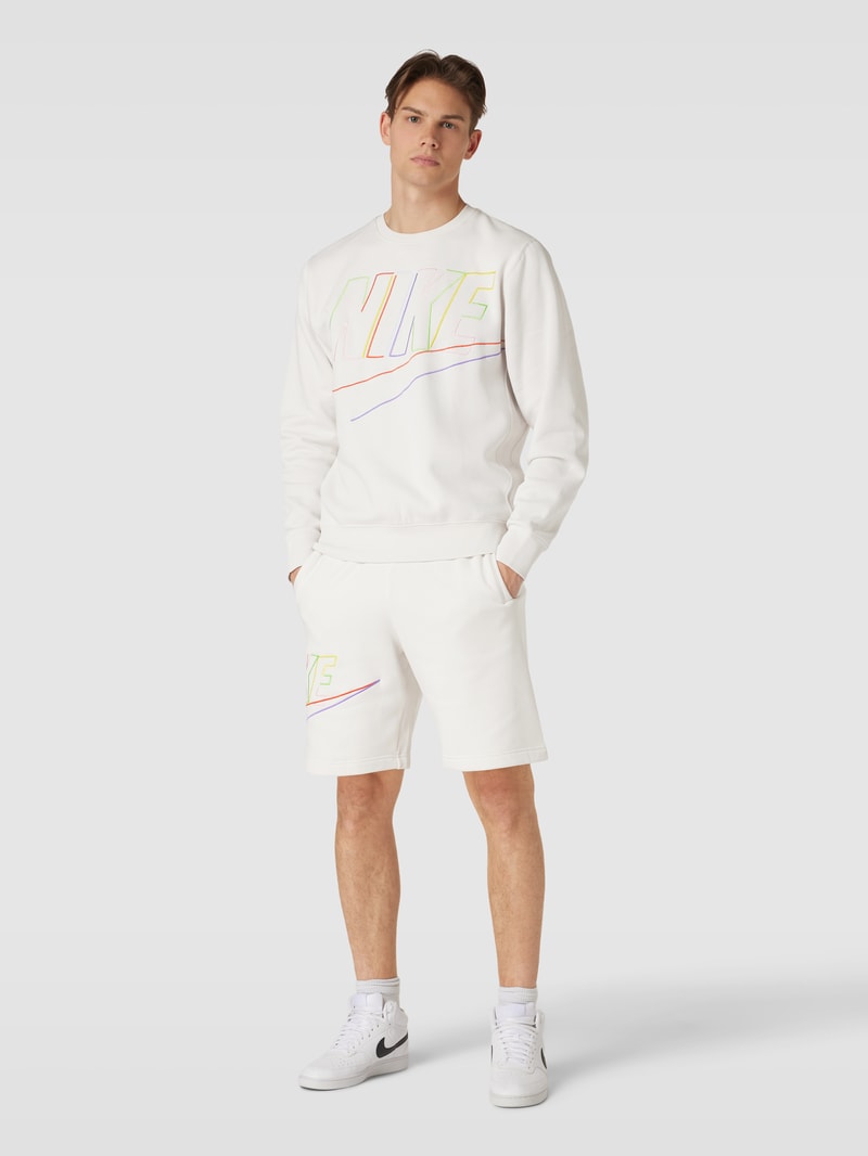 Sweatshirt mit Rundhalsausschnitt in offwhite