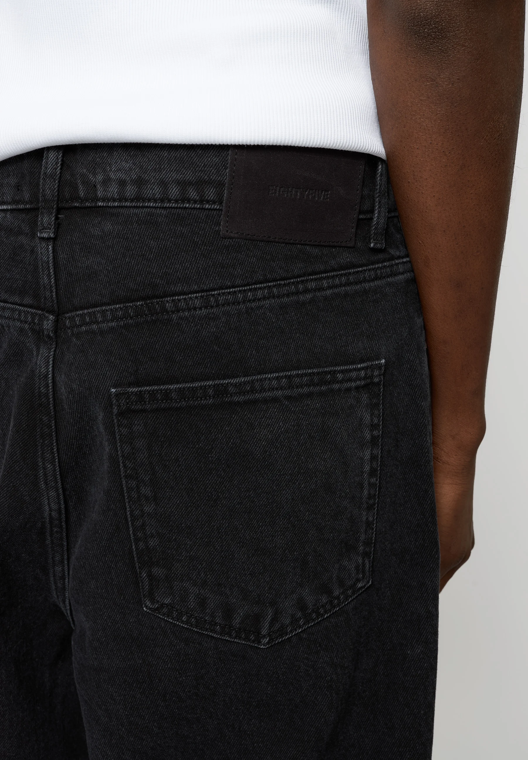 EIGHTYFIVE LOOSE BAGGY - Vaqueros holgados