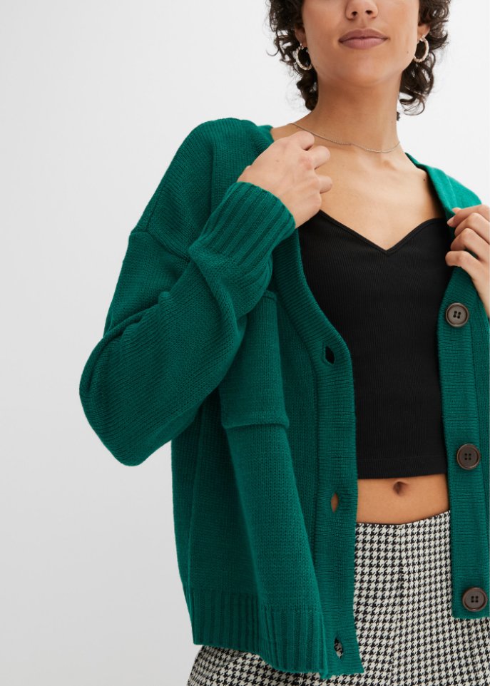 Verkürzte Strickjacke mit großen Taschen