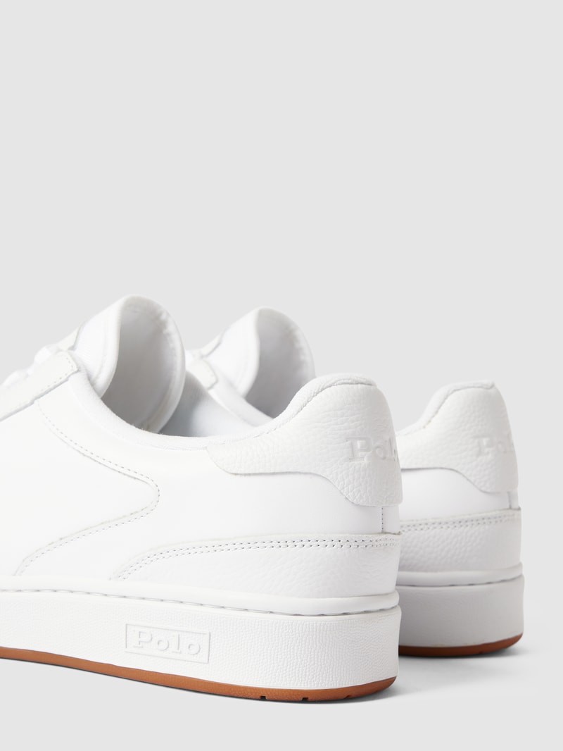 Sneaker mit Label-Details in weiß