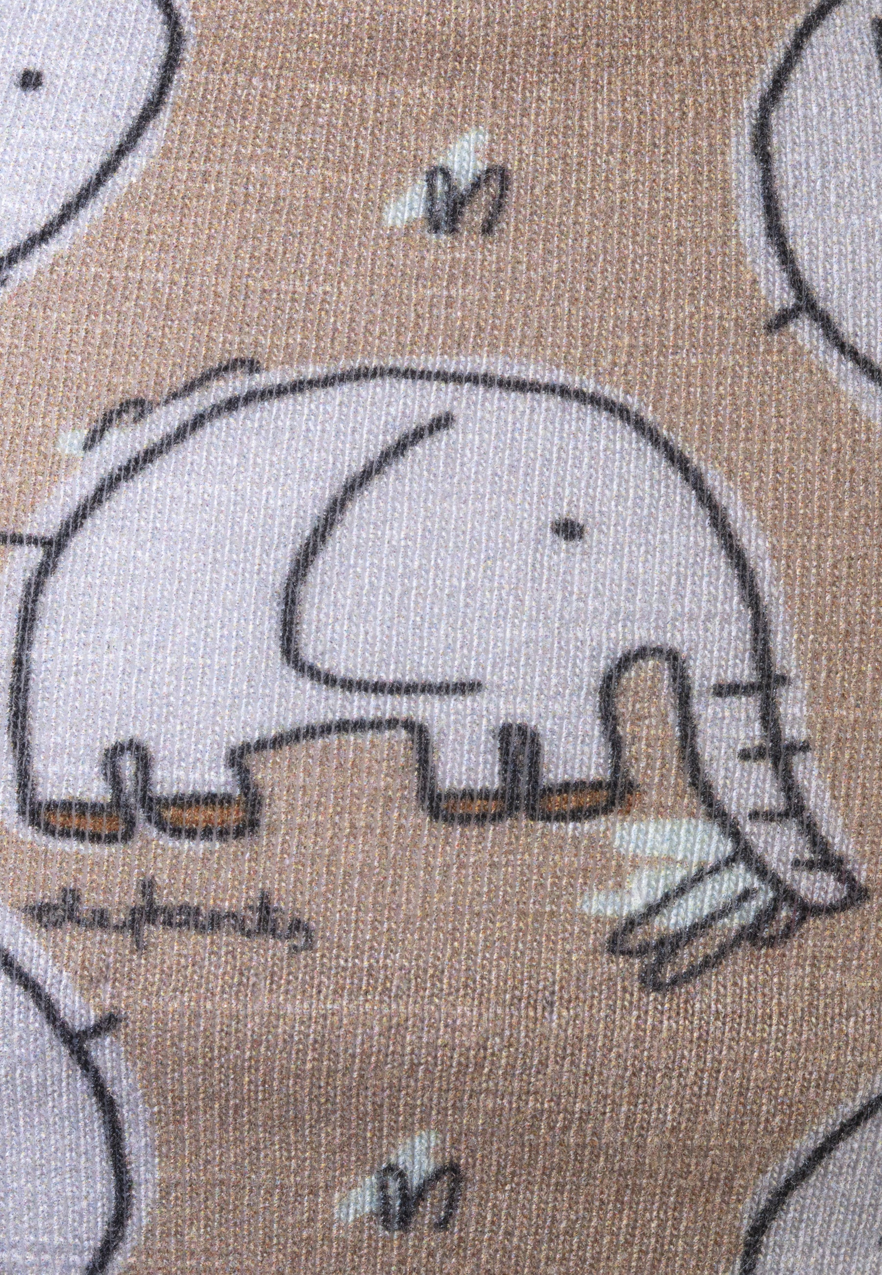 Beanie bedruckt mit einem Allover-Elefanten Motiv