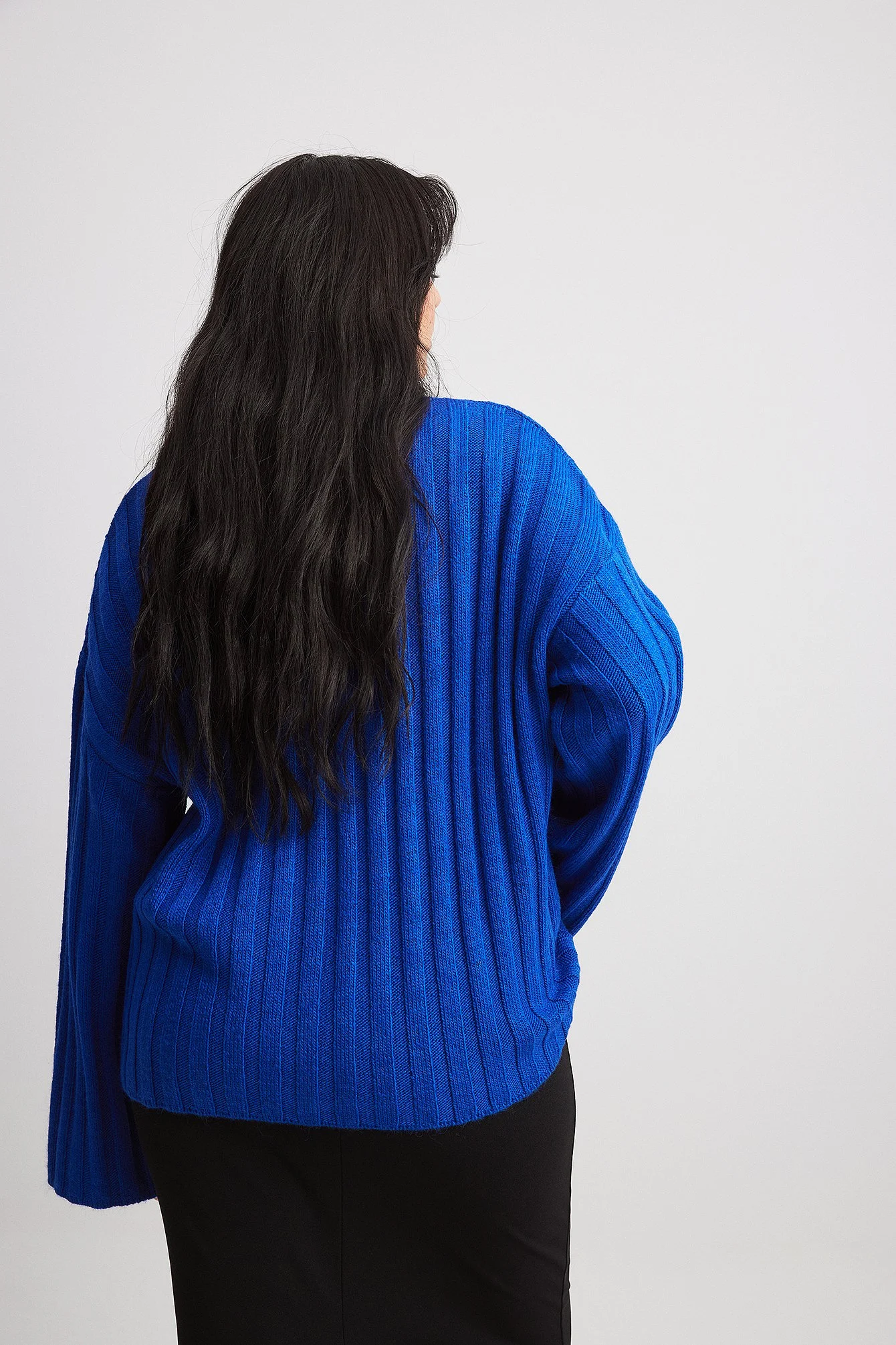 Gerippter Strickpullover mit Rollkragen