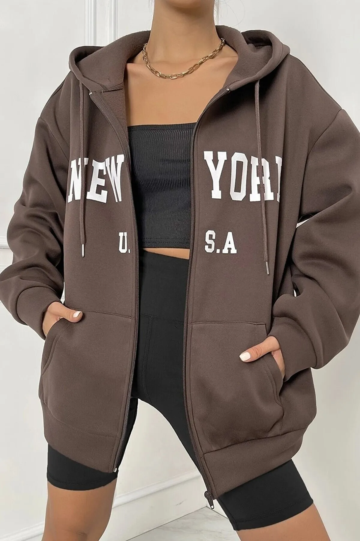 MODAGEN  Brauner Unisex-Cardigan mit „New York“-Print in Übergröße