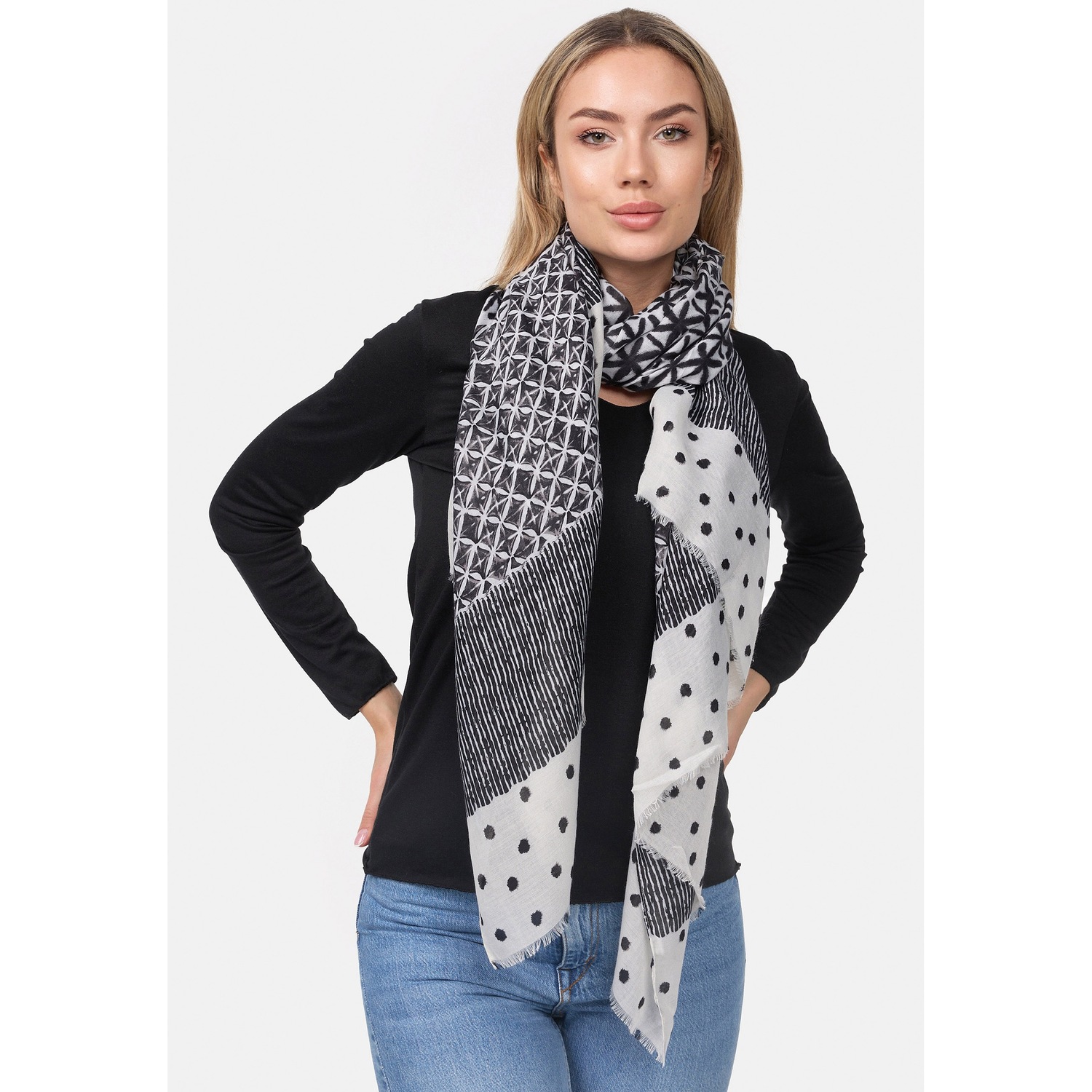 Schal ITRI mit trendigem Mustermix