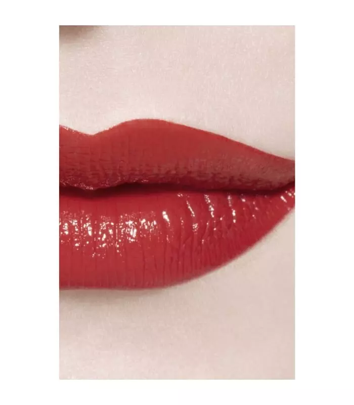 ROUGE COCO BLOOM Le rouge à levrès hydratant et repulpant longue tenue, couleur et brillance intenses