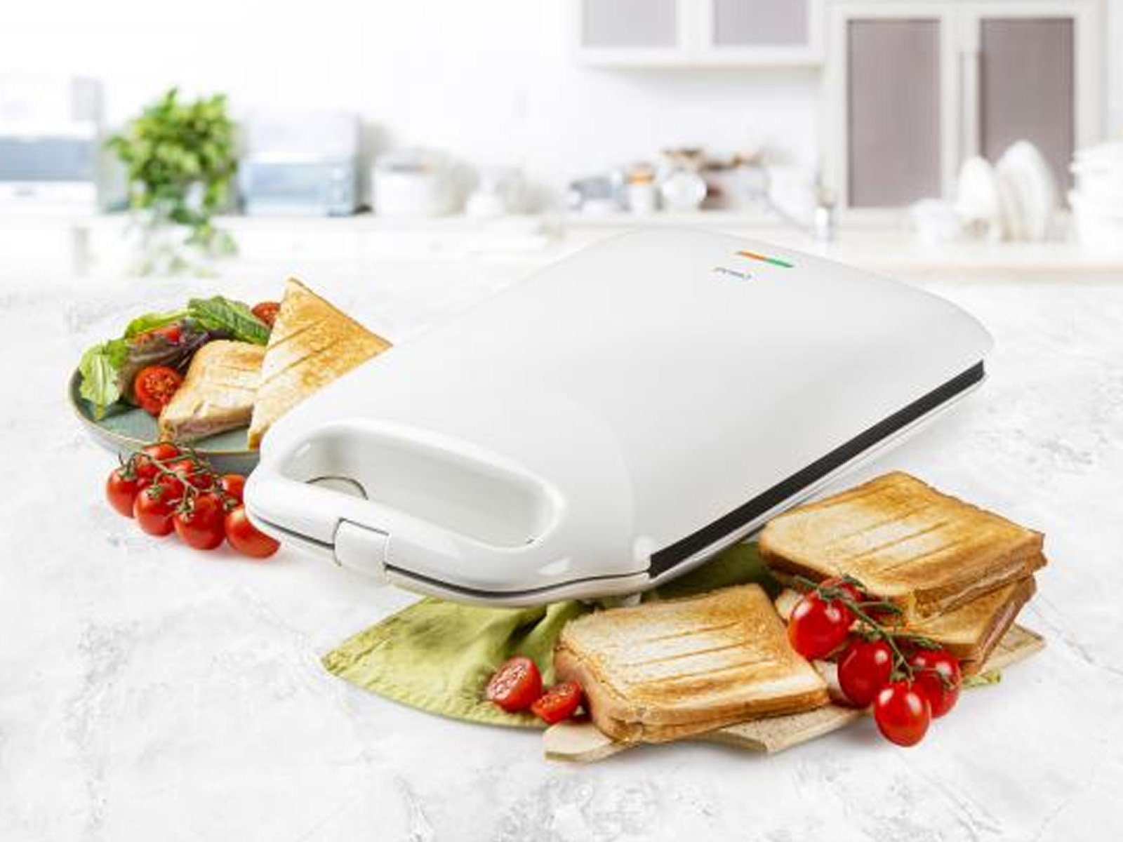 Domo Sandwichmaker, 1800 W, 4er Toaster XXL Snack Panini-Maker & Gabel extra tief große Toasties