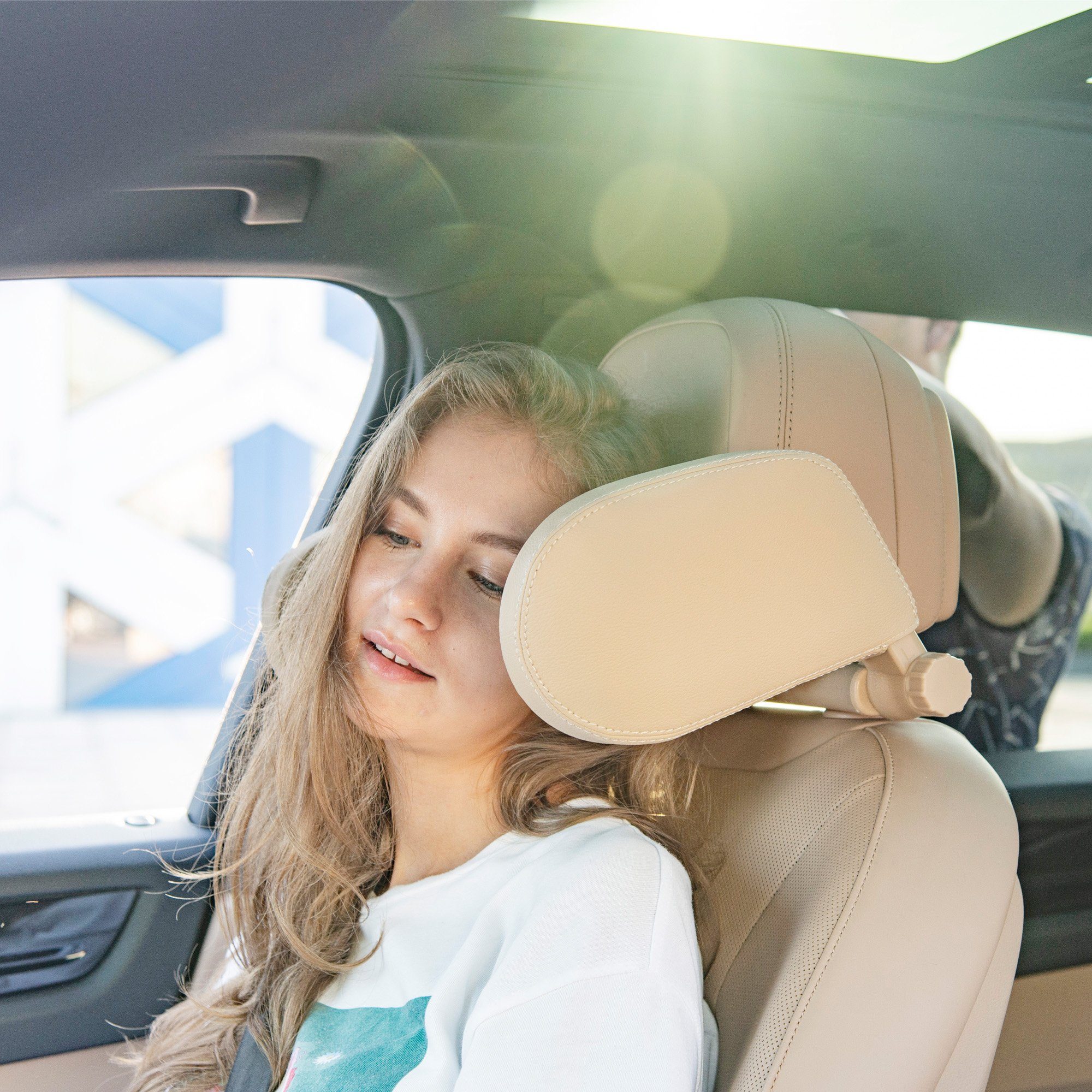 EasyTravel EasyTravel ergonomisches Auto Reise Kopfkissen - Kunstleder beige / Camping Sat-Anlage