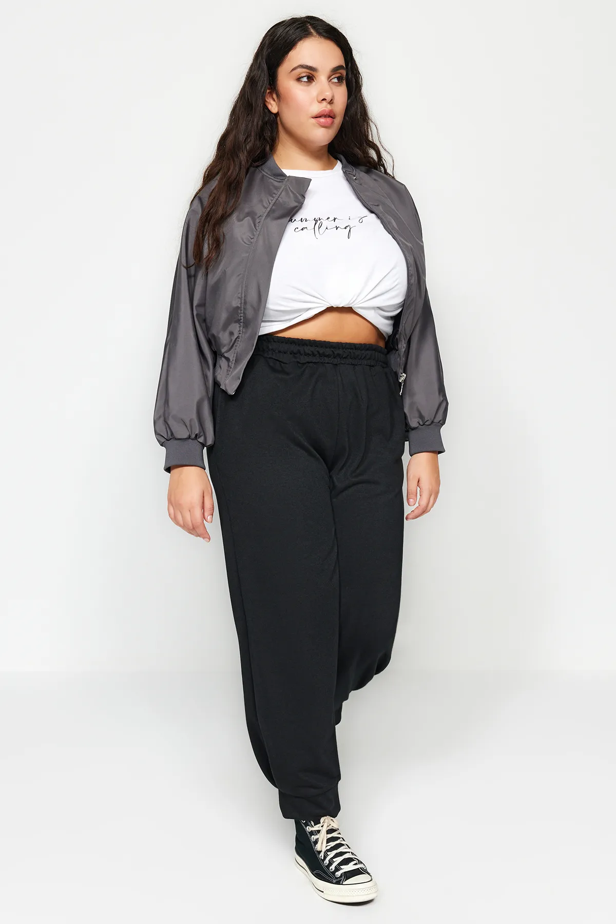 Trendyol Curve  Schwarze dünne Jogger-Strick-Jogginghose TBBAW24AJ00011