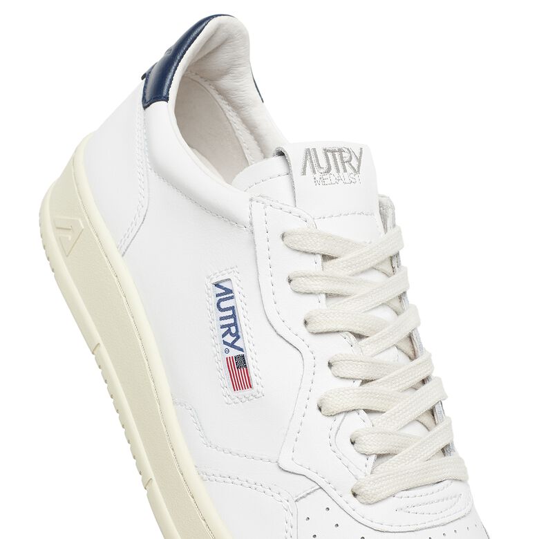 Autry 01 Low LL12 white/navy blue