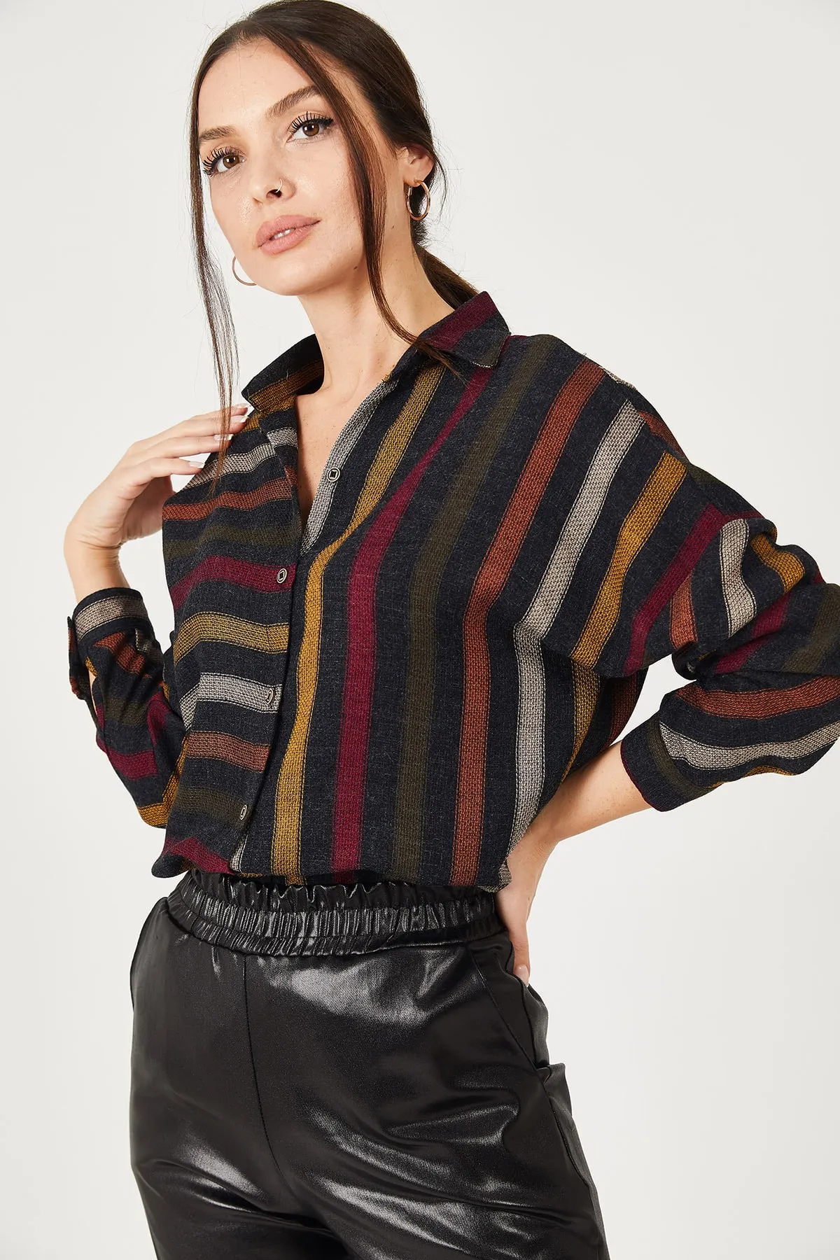armonika  Bunt gestreiftes Freizeithemd für Damen ARM-21K001034