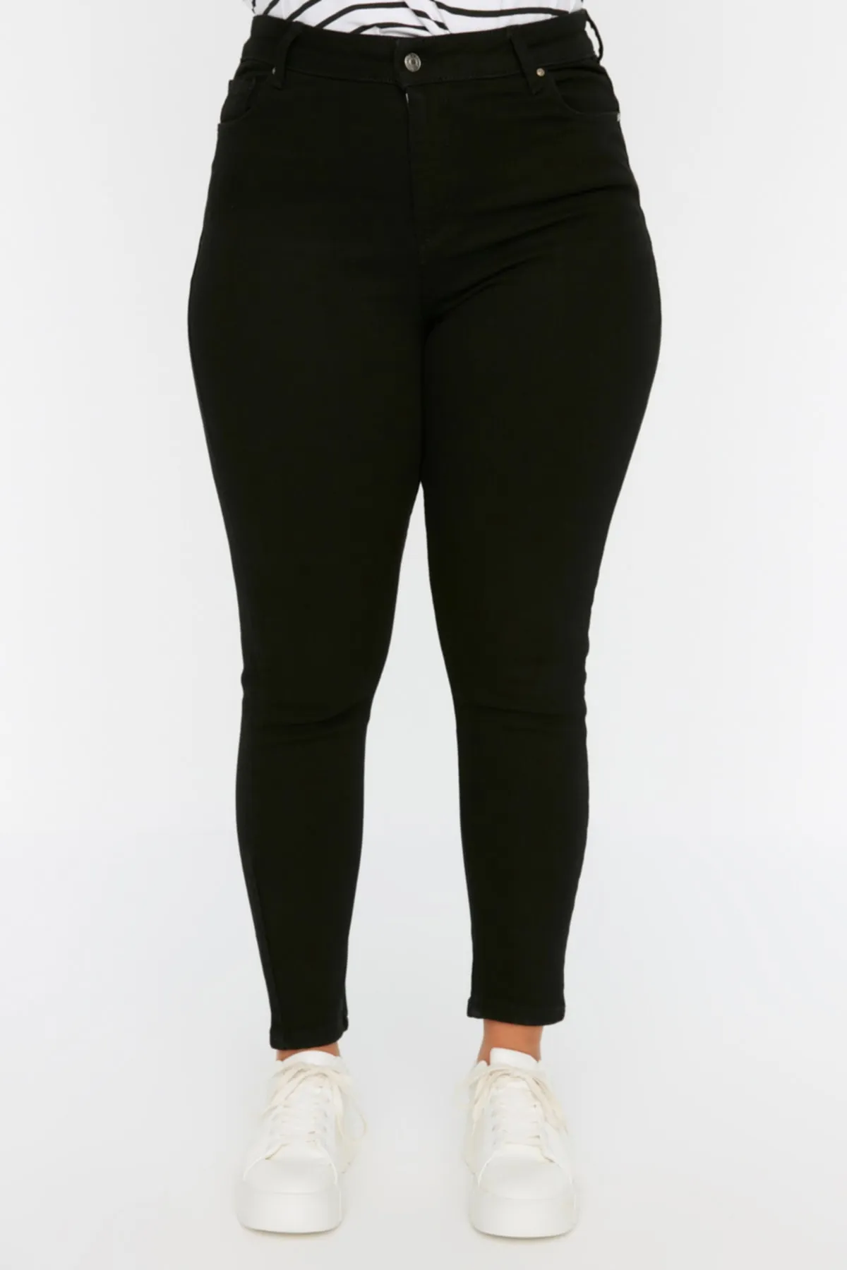 Trendyol Curve  Schwarze, dehnbare Skinny-Jeans mit hoher Taille TBSSS22JE0189