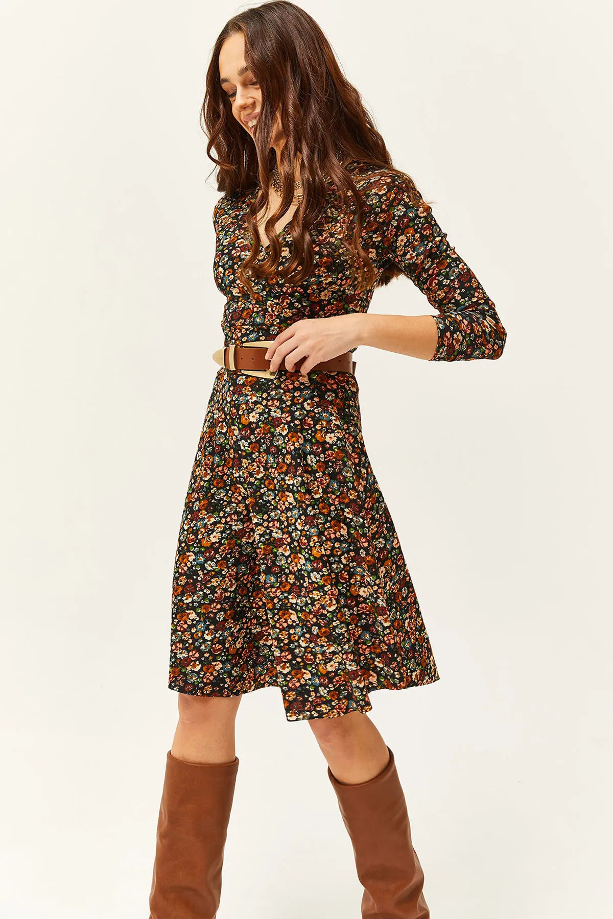 Olalook  Mehrfarbiges, zweireihiges Damenkleid mit Blumenmuster ELB-19000960