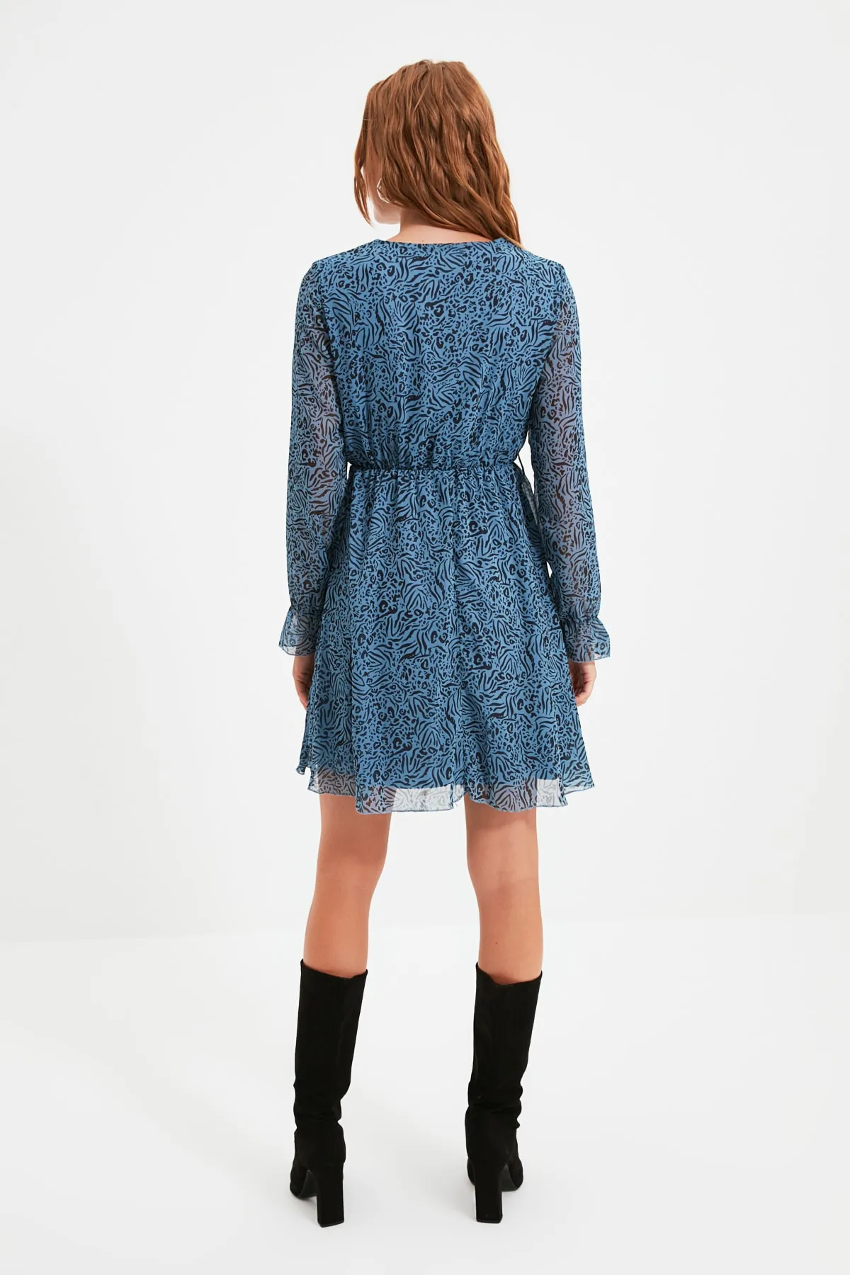 Trendyol Collection  Zweireihiges Mini-Kleid aus Chiffon mit Futter und Animal-Print von Petro TWOAW20EL1628