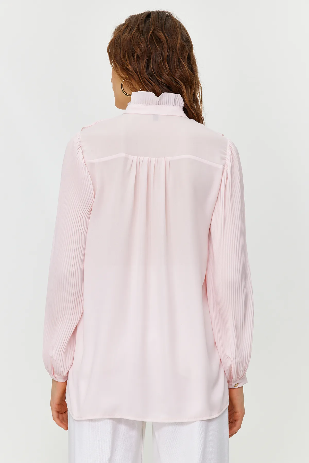 Trendyol Modest  Gewebtes Hemd aus Chiffon mit Puderrüschen TCTSS24TG00014