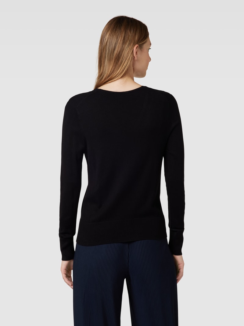 Strickpullover mit V-Ausschnitt in schwarz