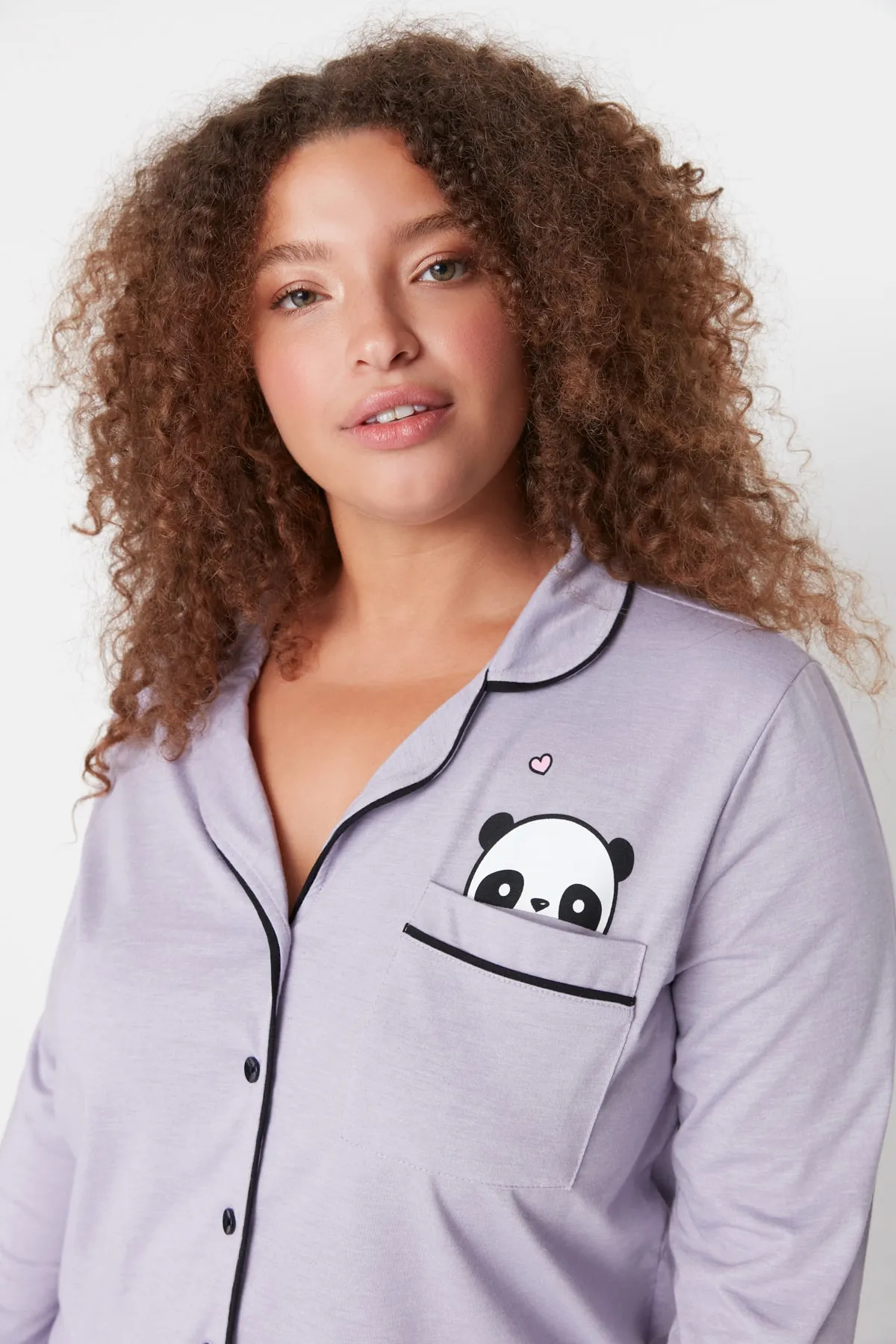 Trendyol Curve  Lila bedrucktes Strick-Pyjama-Set