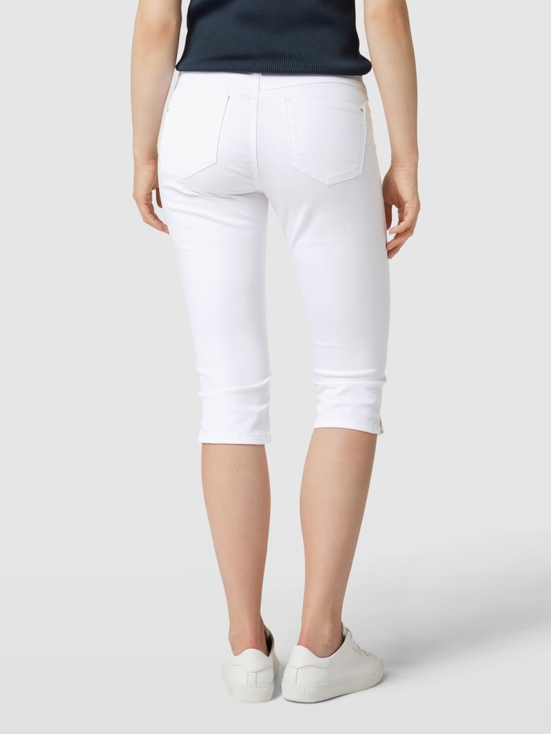 Caprijeans mit Eingrifftaschen in weiß