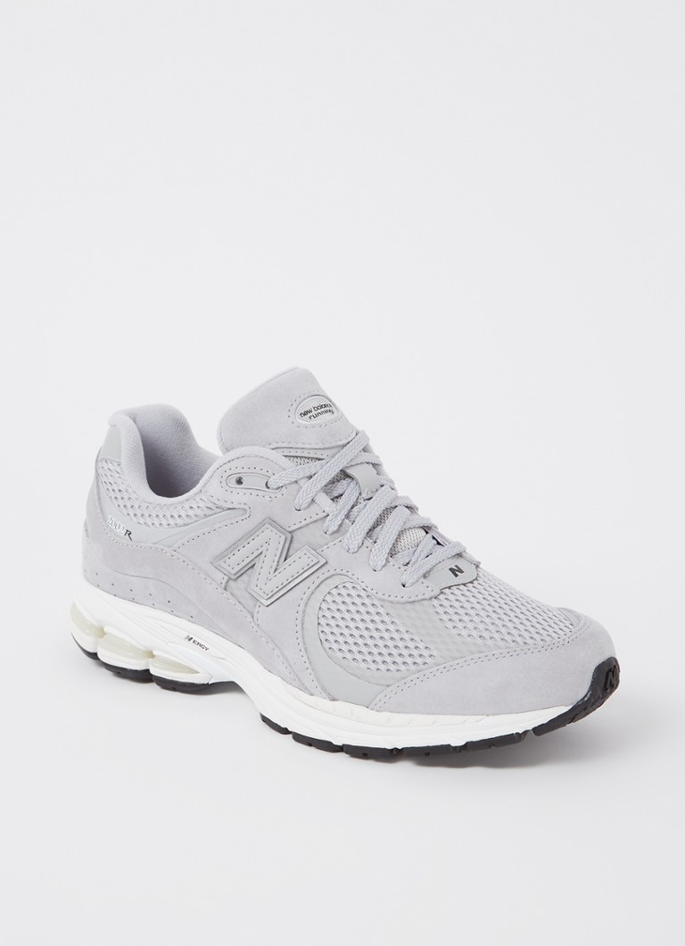 Zamszowe buty sportowe New Balance 2002R z detalami z siateczki