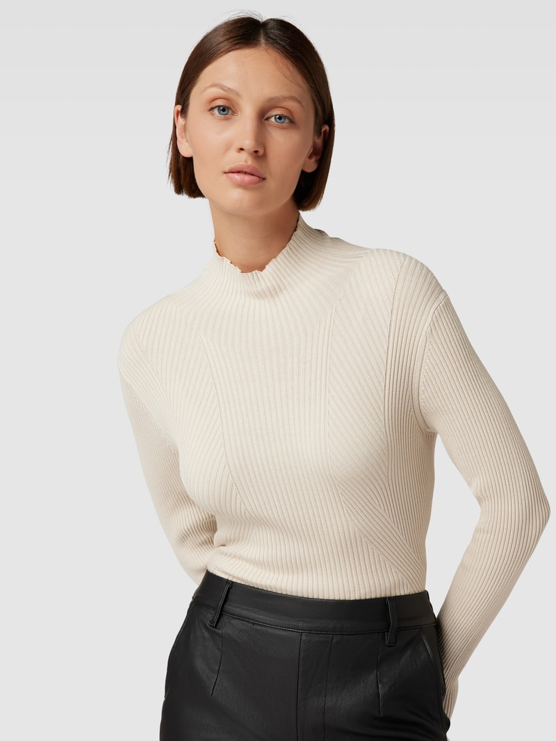 Strickpullover mit Stehkragen in ecru