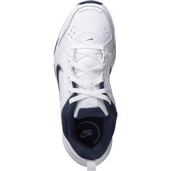 Nike Defy all day Sneaker in weiß