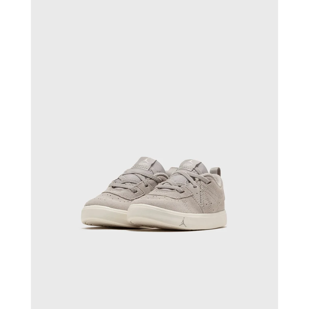 NIKE JORDAN Series ES ALT DR6444-002 / grau