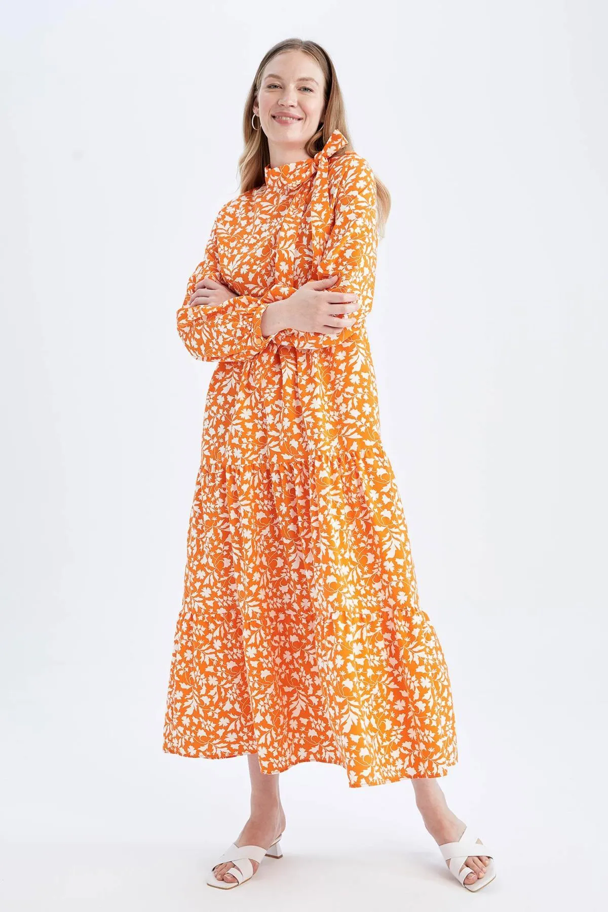 DeFacto  Relax Fit Langarmkleid aus Popeline mit halbem Rollkragen und Blumenmuster Y7835az22hs