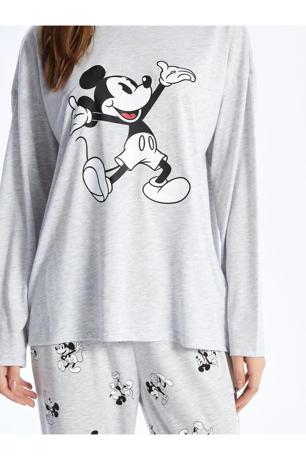 LC Waikiki  Langärmliges Damen-Pyjama-Set mit Rundhalsausschnitt und Mickey-Mouse-Aufdruck