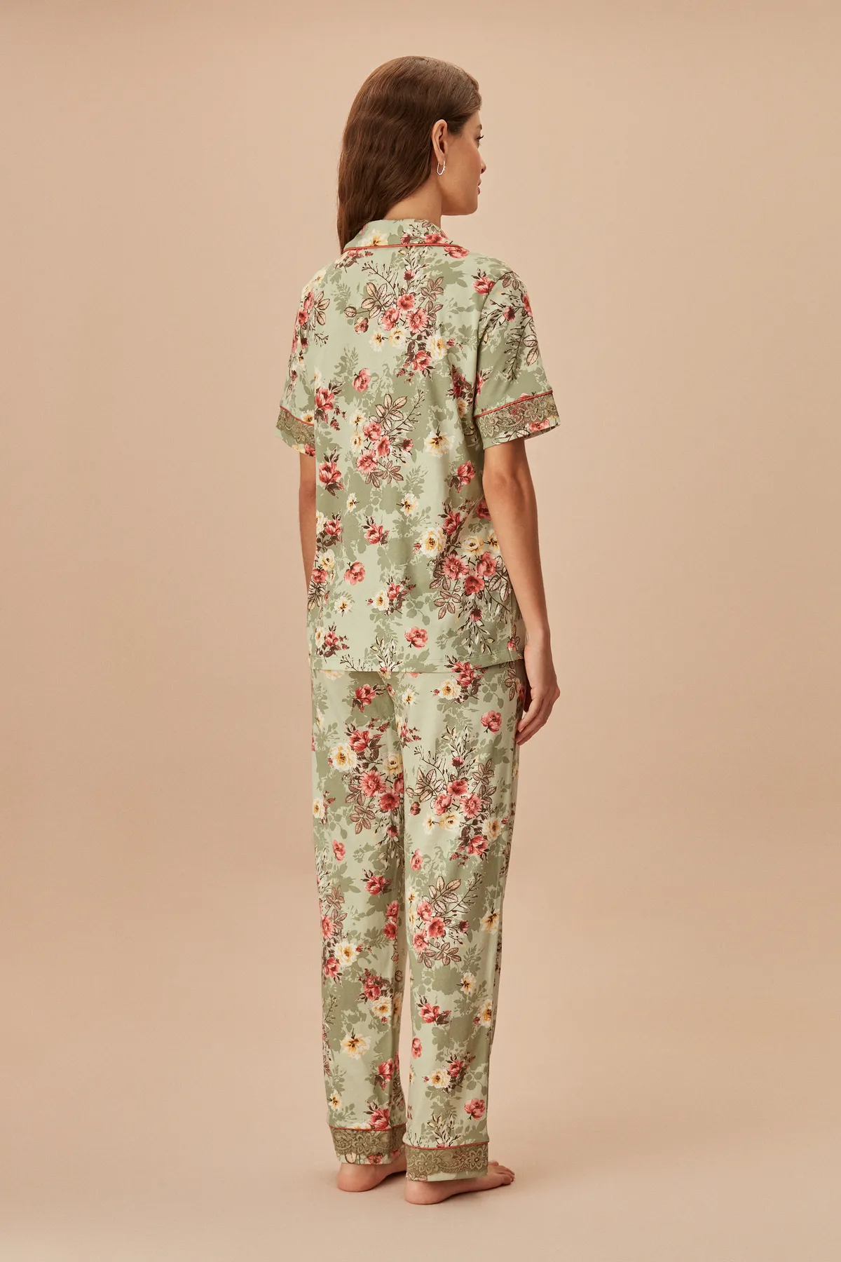 SUWEN  Grünes, maskulines Pyjama-Set mit Rosen