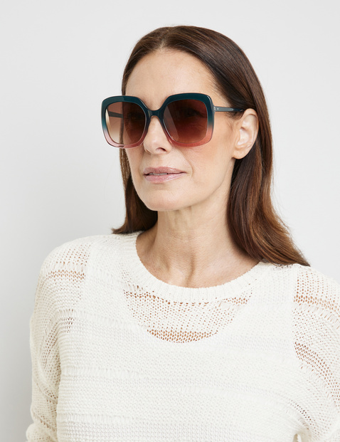 Kastige Sonnenbrille mit Dégradé-Optik