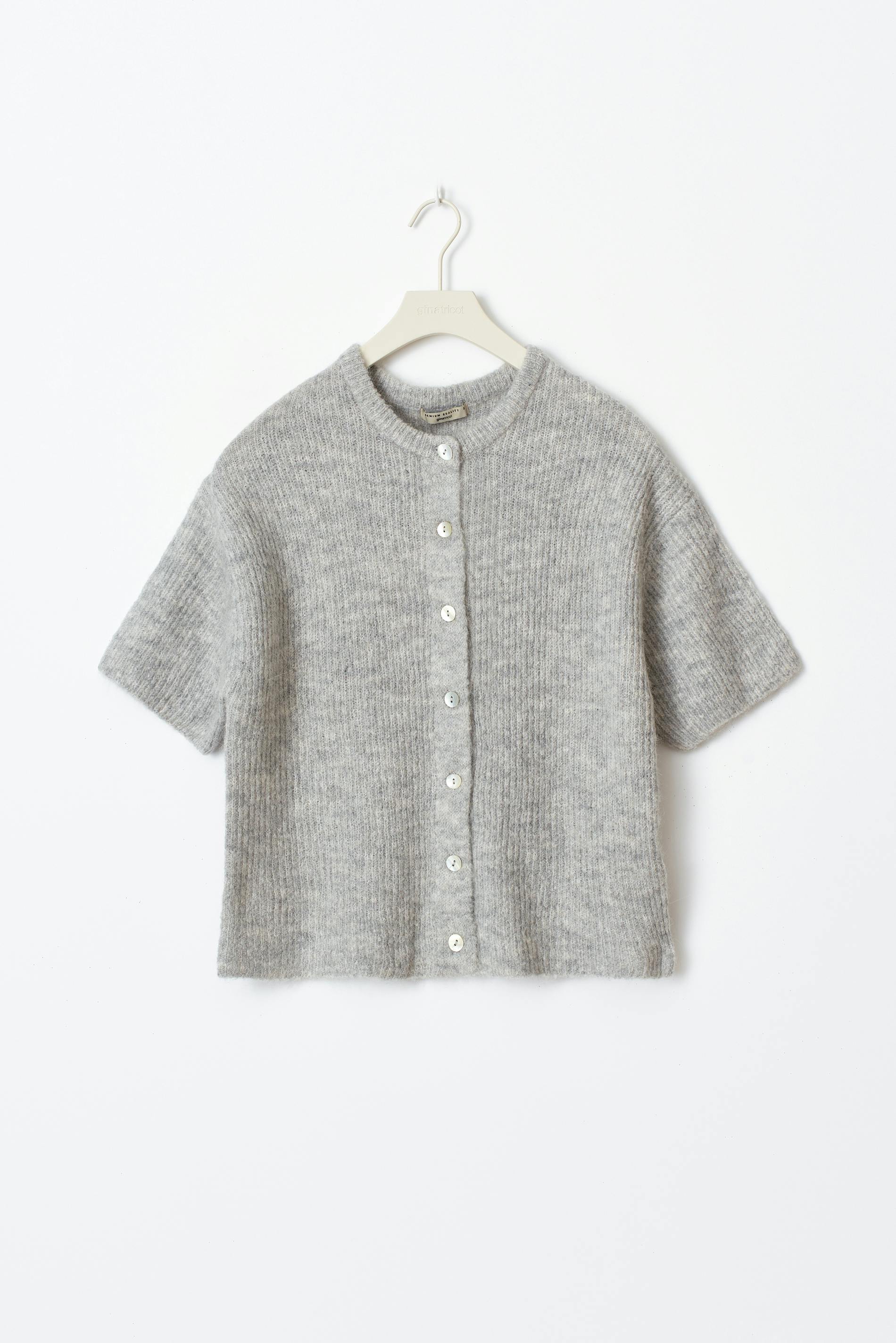 Short sleeve knitted cardigan