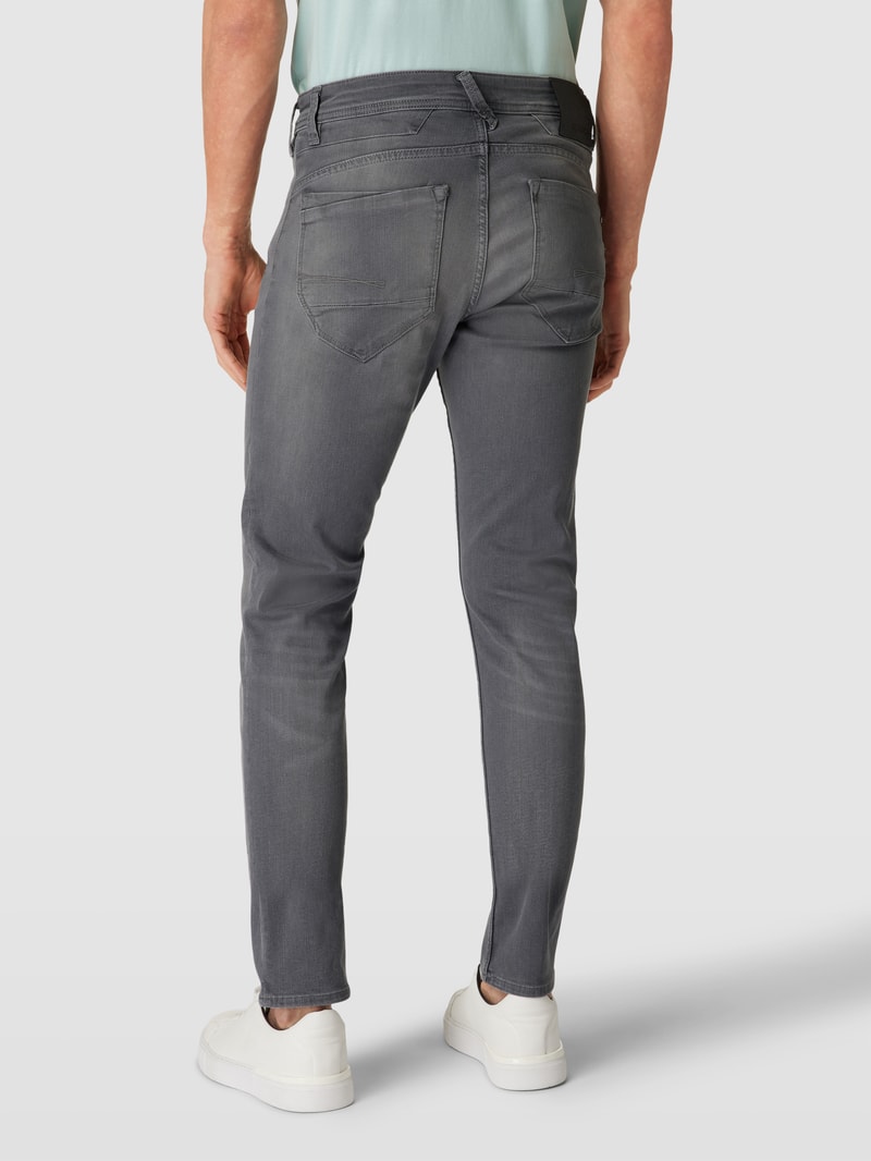 Jeans mit Label-Patch Modell 'Rocko' in mittelgrau