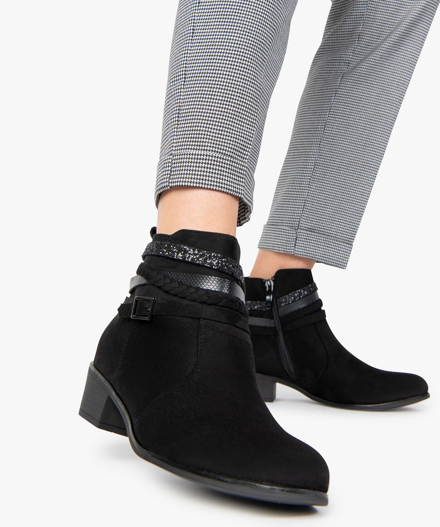 Boots femme en suédine unie avec brides fantaisie noir | GEMO
