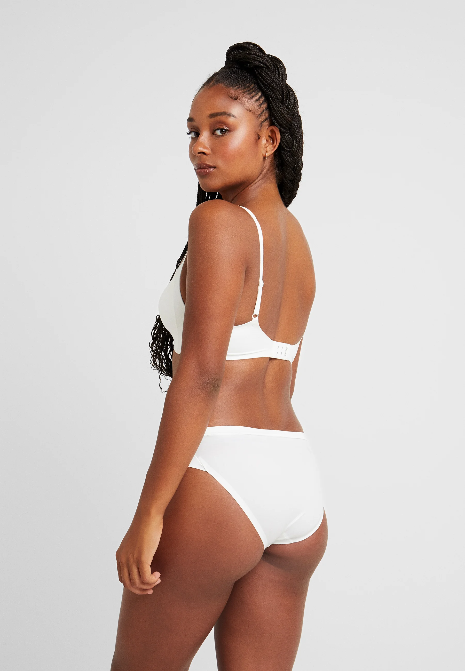 Triumph BODY MAKE UP SOFT TOUCH - Sujetador de triángulo