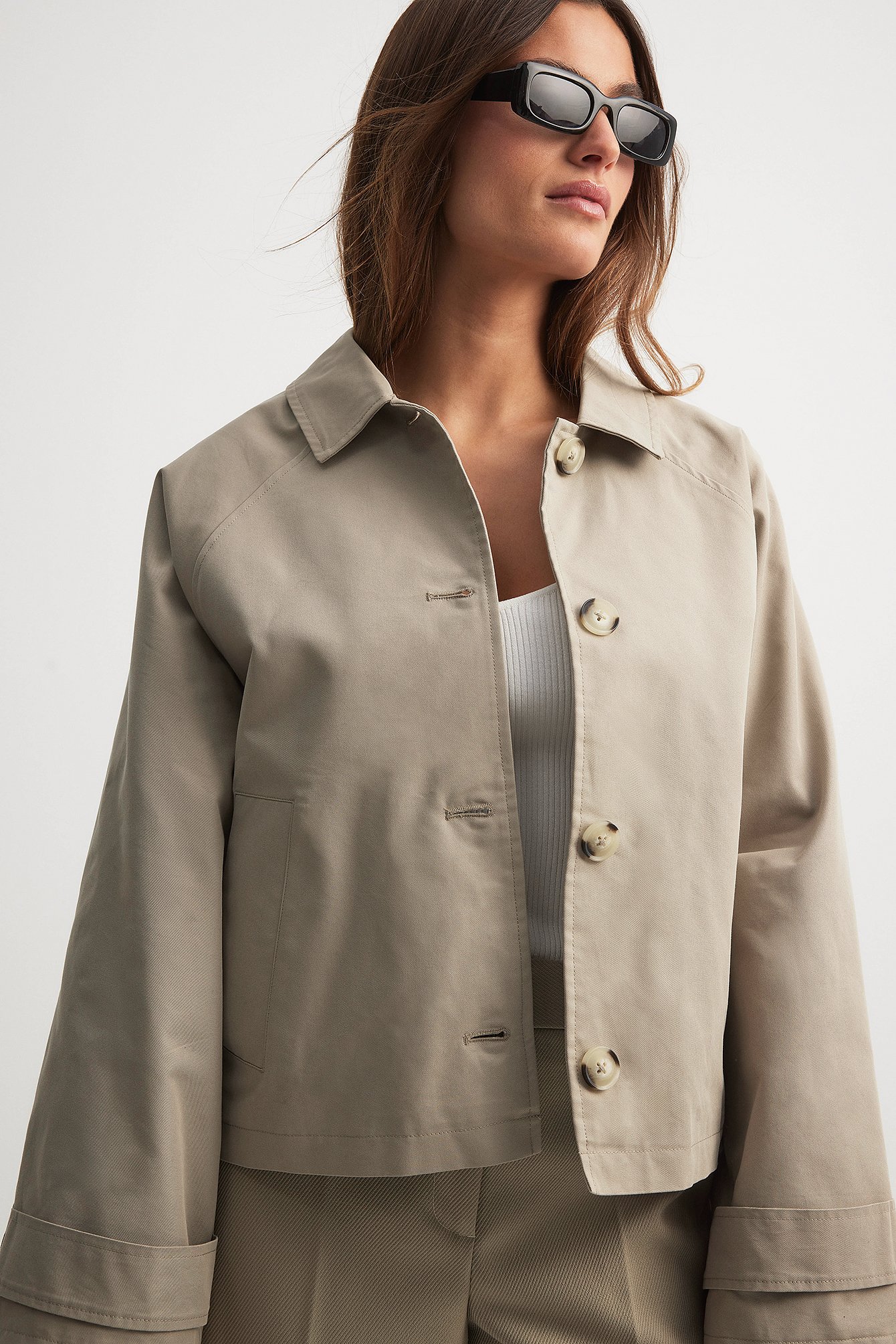 Kurzer, kastenförmiger Trenchcoat