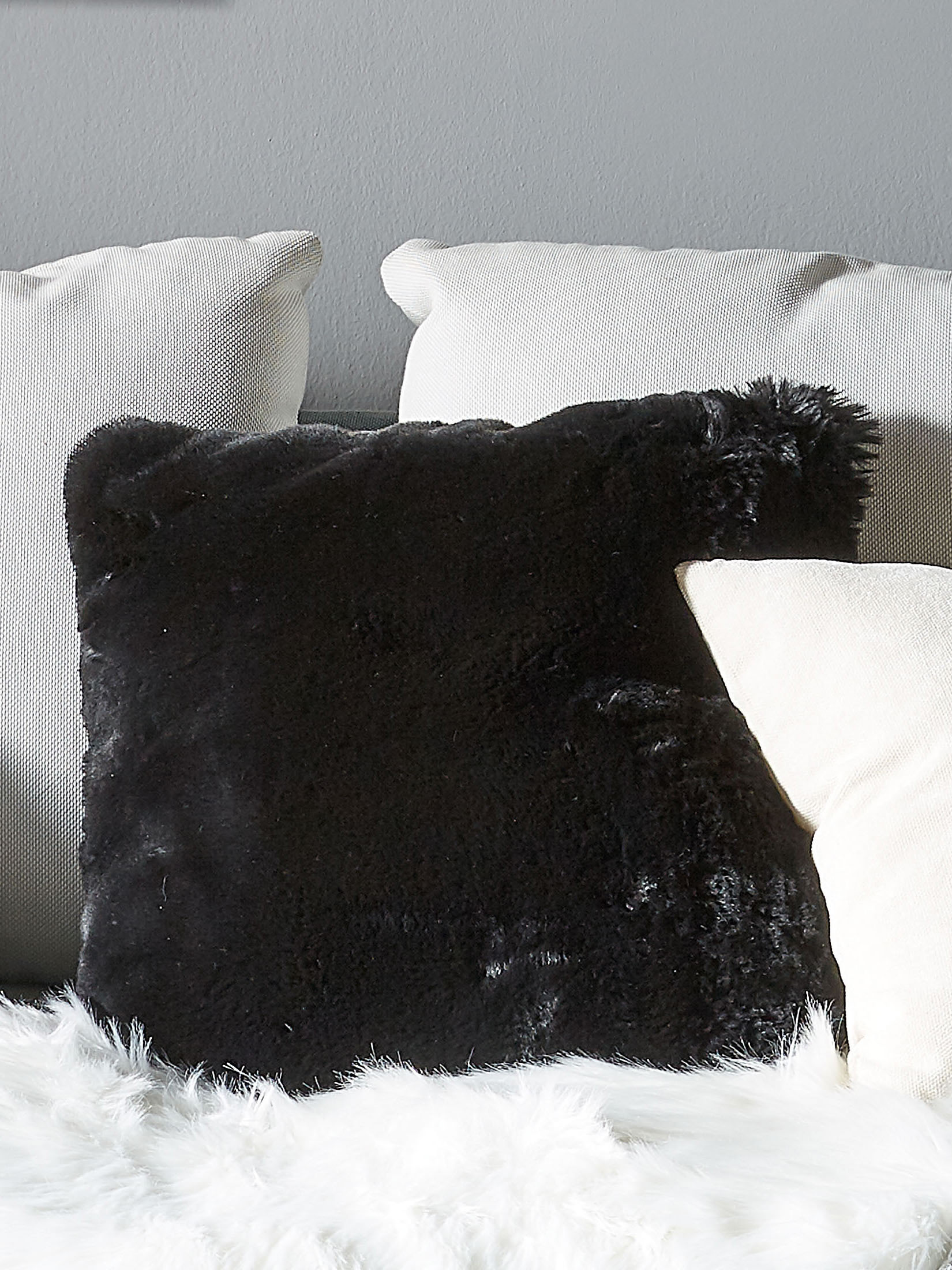Niska Kissen, Black