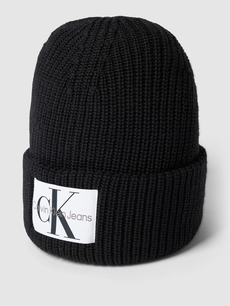 Beanie mit Label-Patch in black