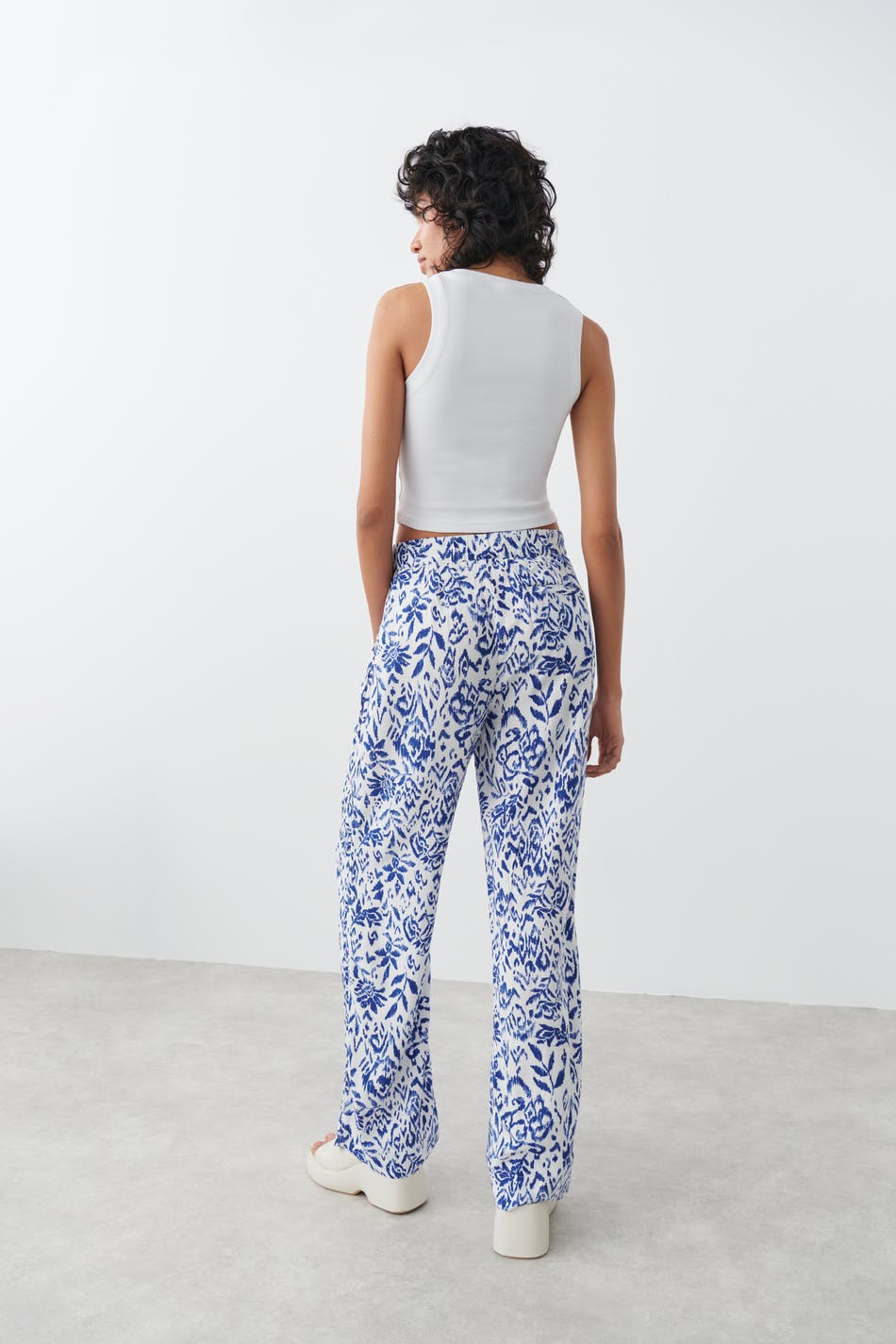 Relaxed viscose trousers