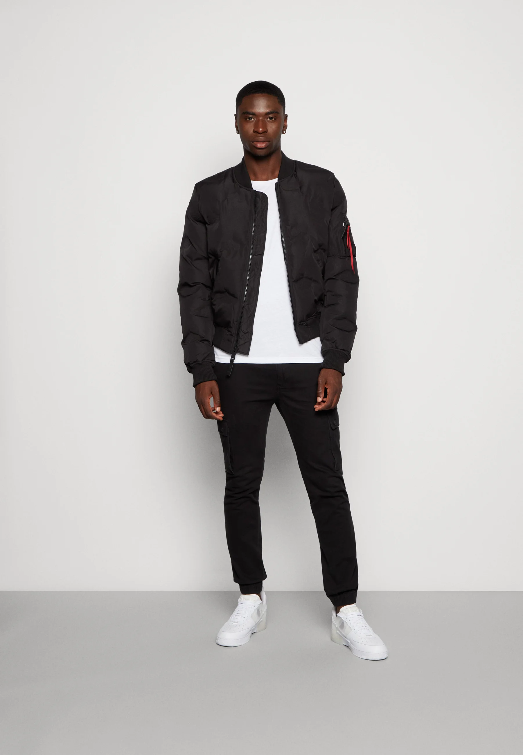 Chaqueta bomber acolchada con el logotipo MA-1 de Alpha Industries