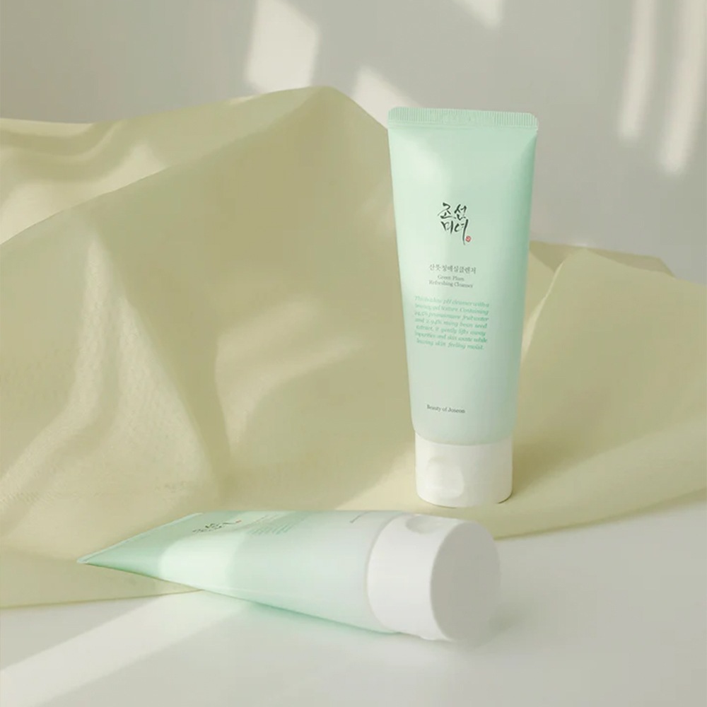 Green Plum Refreshing Cleanser