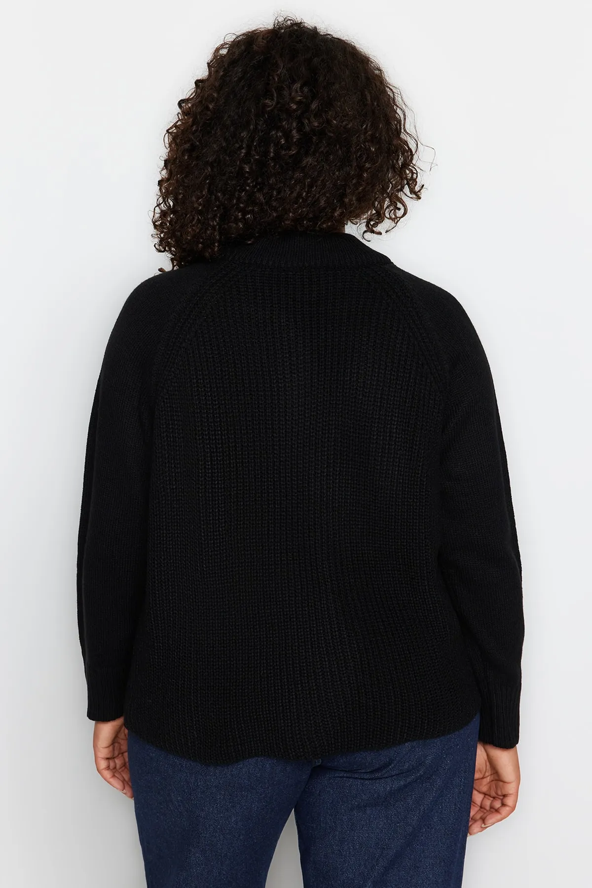 Trendyol Curve  Schwarzer Strickpullover mit Reißverschlusskragen