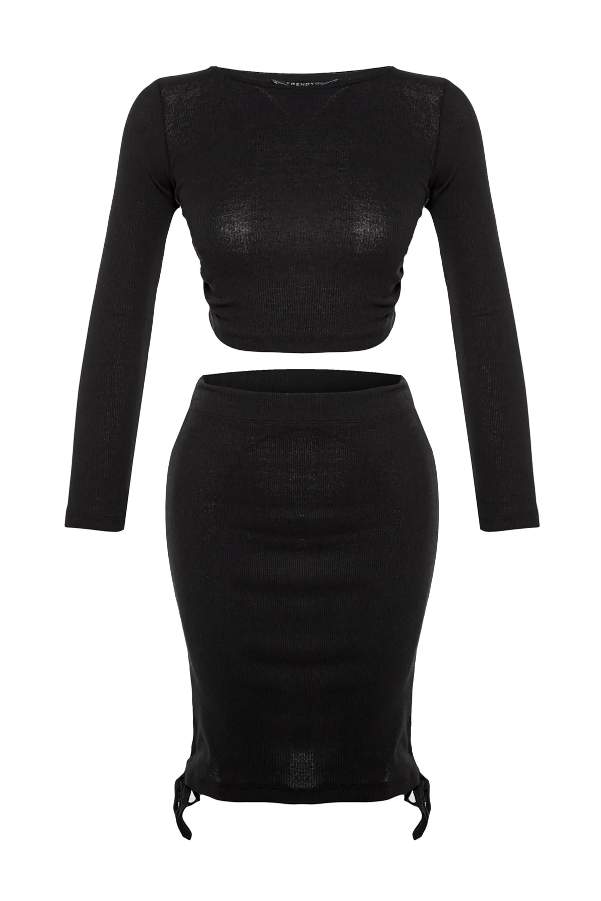Trendyol Collection  Schwarzes Set aus Oberteil und Unterteil mit Rundhalsausschnitt, geripptem, flexiblem Strick und Raffung TWOAW23AU00269