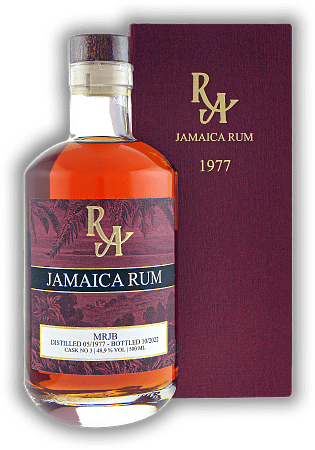 Rum Artesanal Single Cask 45 Jahre 1977/2022 MRJB Cask No. 3 48,9% Rum Artesanal Single Cask 45 Jahre 1977/2022 MRJB Cask No. 3 48,9% Eine Rarität aus dem Jahr 1977. Derart alte Rums werden wohl nicht mehr oft in unseren Gläsern landen. Jahrgang 77/2