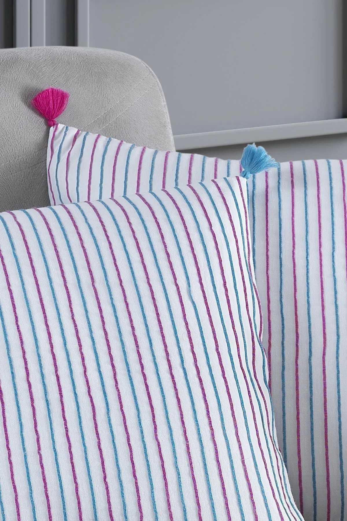 MaisonArt  Dekorativer Kissenbezug mit Pompons, Einzelbett, 100 % Baumwolle, 44 x 44 cm