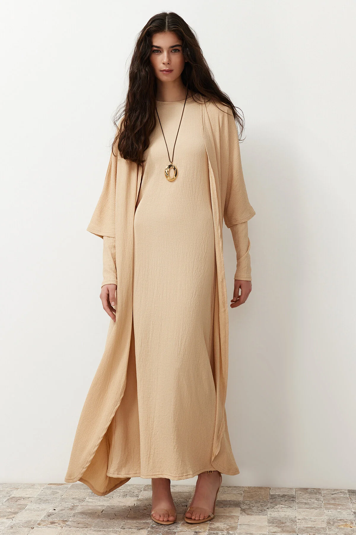 Trendyol Modest  Beiges Wickel-Kimonokleid aus Strick TCTSS24EB00203