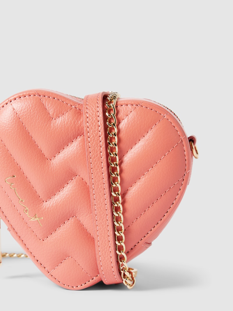 Umhängetasche mit Label-Detail Modell 'Mini Heart Bag Peach' in apricot