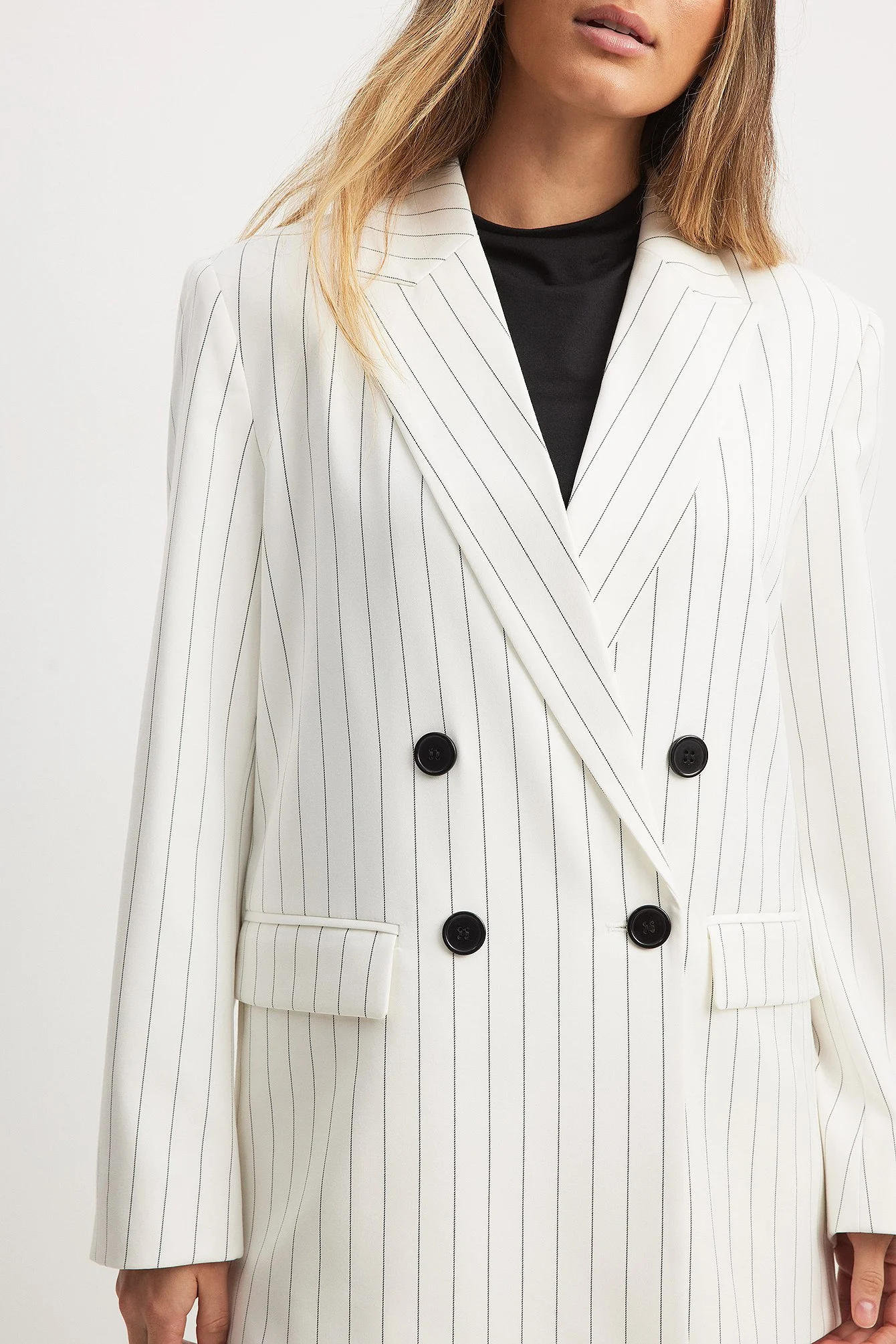 Oversize, gestreifter Zweireiher-Blazer