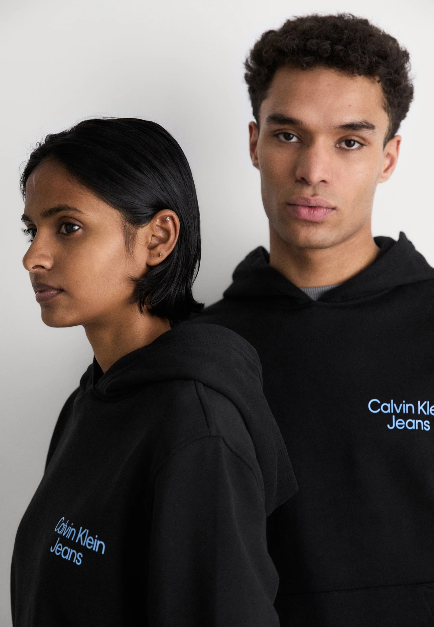 Sudadera con capucha unisex con monograma meta 3D de Calvin Klein Jeans